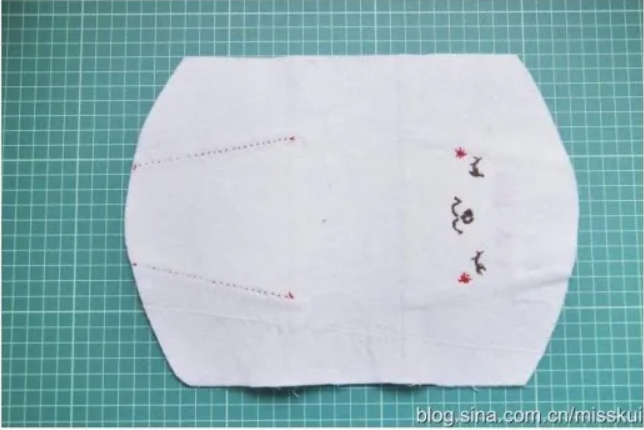 DIY Patchwork Easter Bunny Zipper Bag Free Sewing Pattern