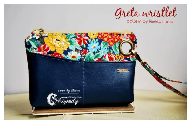 DIY Fabric Greta Wristlet Clutch Free Sewing Pattern