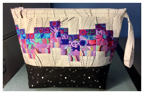 DIY Fabric Anne’s Zipper Pouch Free Sewing Pattern