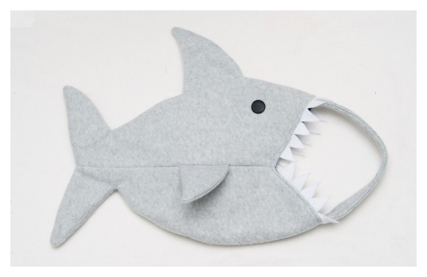 DIY Fabric Shark Trick-or-Treat Bag Free Sewing Pattern